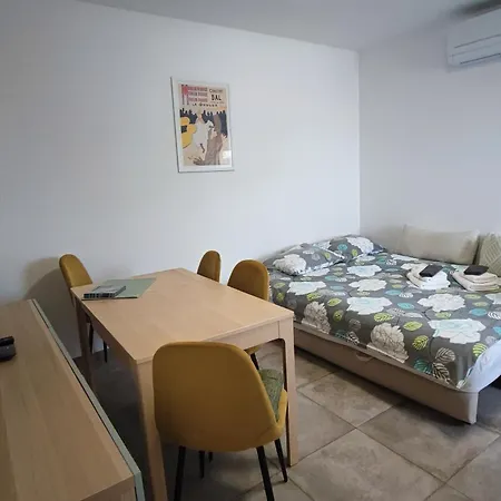 Bellavista Apartment *